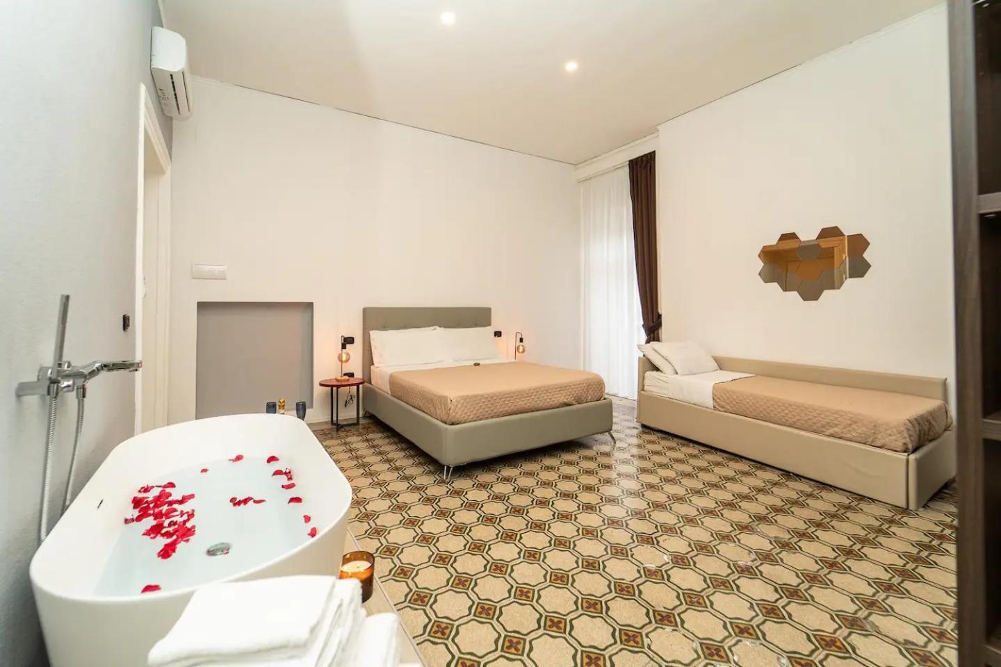 La Piazza Suite Naples Extérieur photo